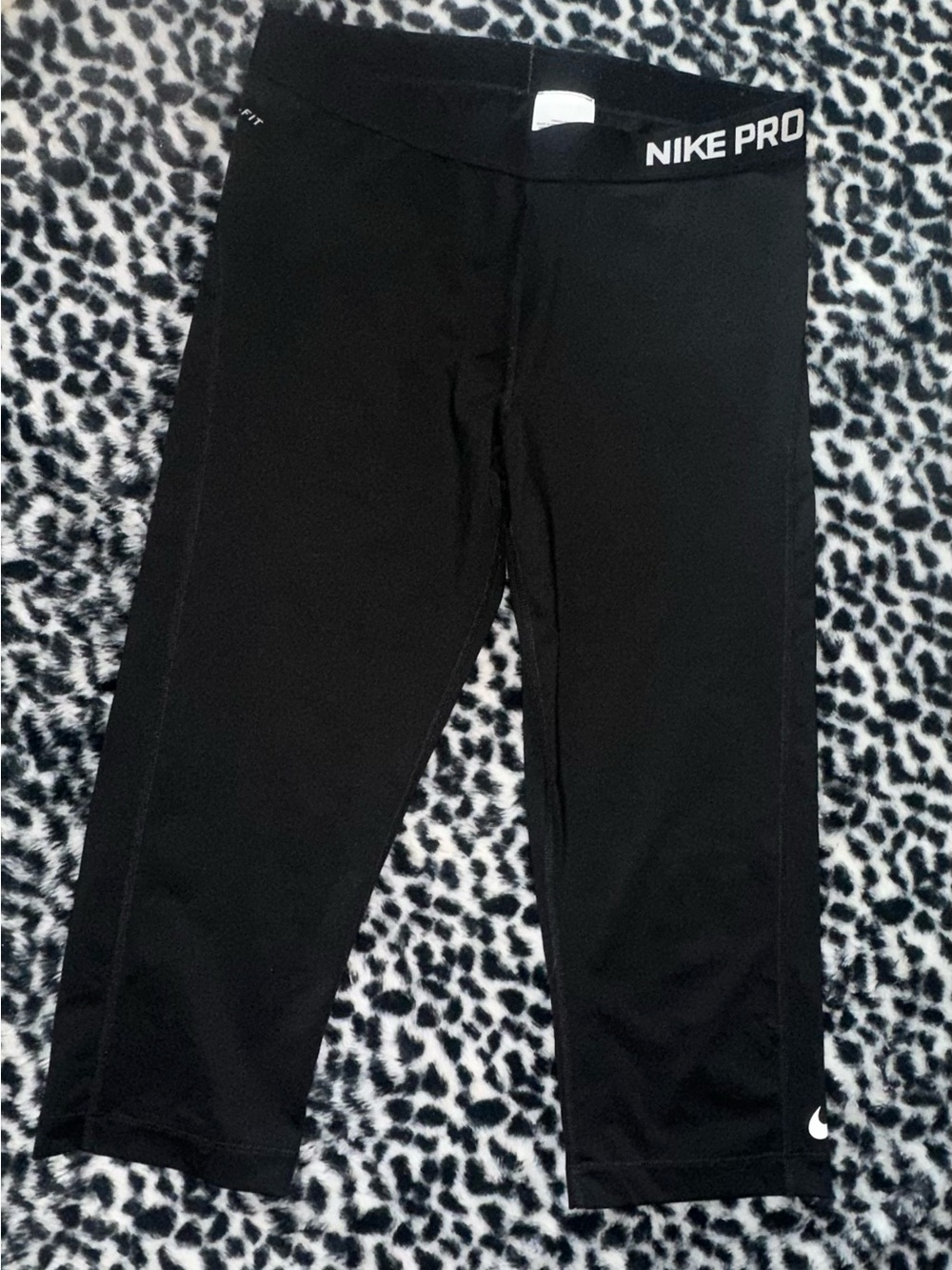 Nike Pro Dri Fit Cropped Leggings!